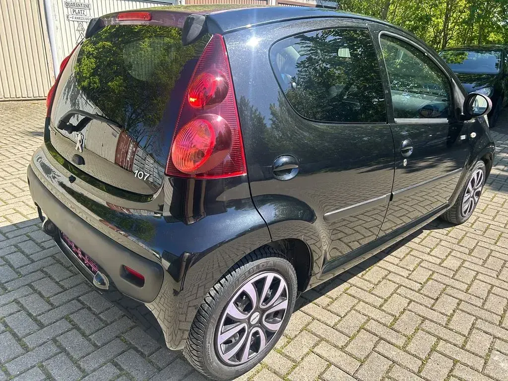 Gebraucht Peugeot 107 Style 68 PS (50 kW) 2014 Schwarz Kleinwagen