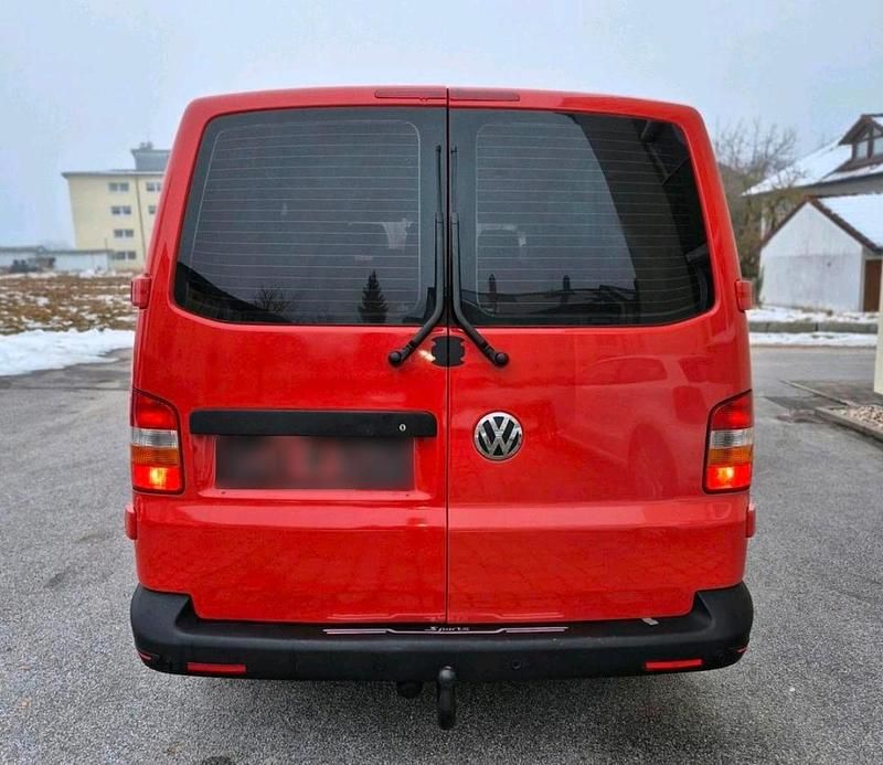 Gebraucht VW T5 105 PS (77 kW) 2009 Rot Van
