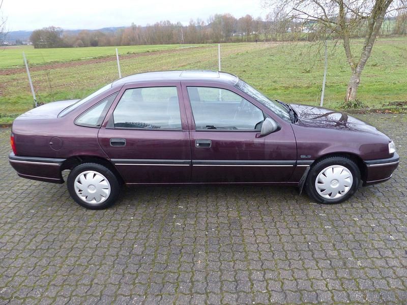 Gebraucht Opel Vectra 90 PS (66 kW) 1993 Rot Limousine