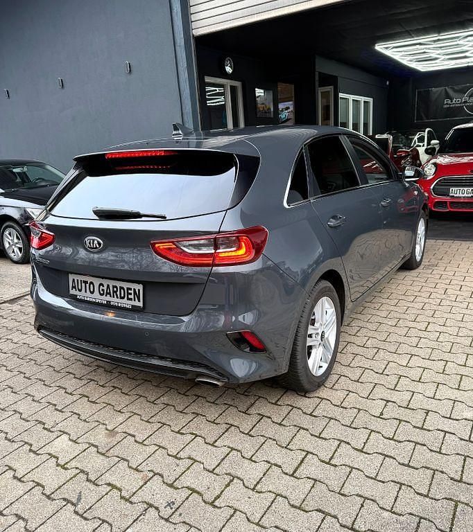 Gebraucht Kia Ceed 140 PS (102 kW) 2019 Grau Kleinwagen