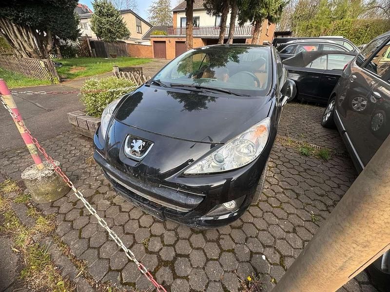 Gebraucht Peugeot 207 Platinum 120 PS (88 kW) 2011 Farbe schwarzlackierung Cabrio