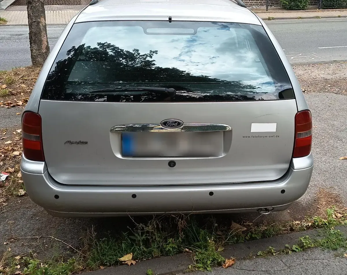Gebraucht Ford Mondeo Ghia 131 PS (96 kW) 1999 Silber Kombi
