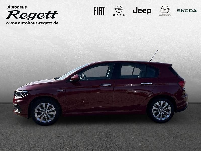 Usado Fiat Tipo Lounge 95 CV (69 kW) 2016 Rojo Familiar