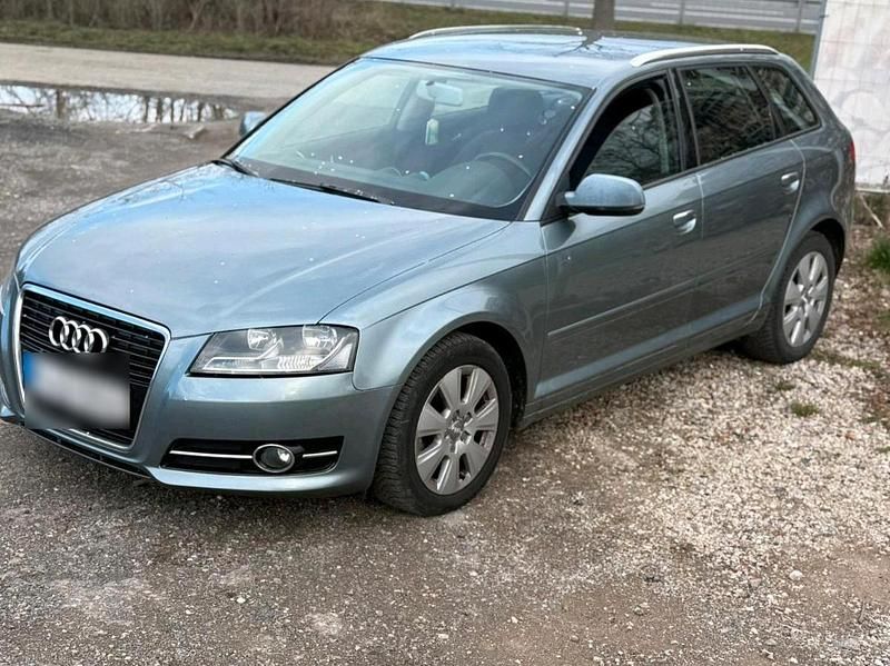 Gebraucht Audi A3 130 PS (95 kW) 2010 Blau Kleinwagen