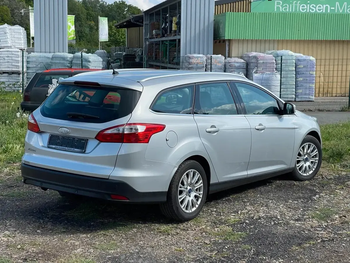Używany Ford Focus Titanium 116 KM (85 kW) 2012 Srebrny Kombi