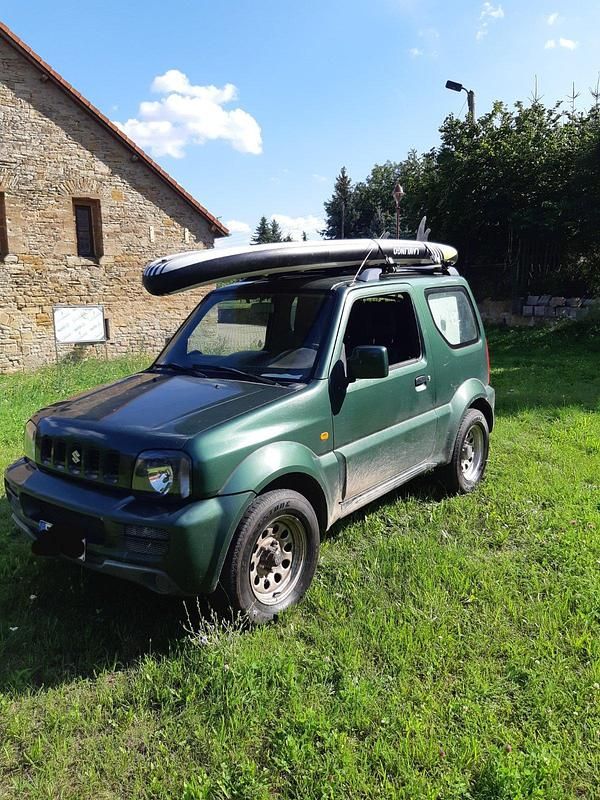 Grün Gebraucht 2009 Suzuki Jimny SUV | 8.500 € (Etwas zu teuer) - Bild 1/4