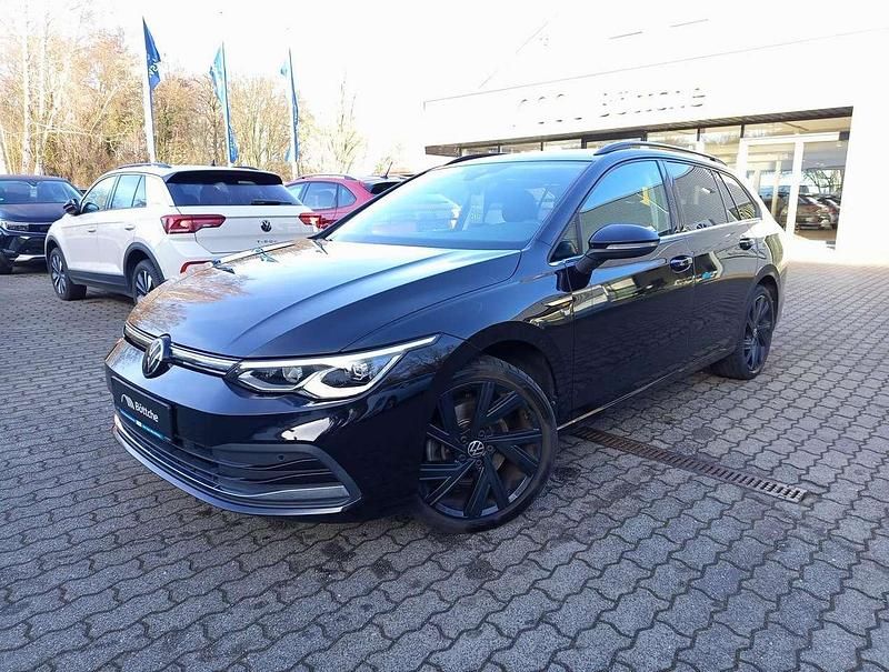 Gebraucht VW Golf VIII Style 190 PS (139 kW) 2022 Deep black perleffekt Kombi