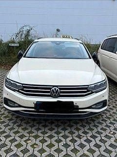 Schwarz Gebraucht 2023 VW Passat Kombi | 29.000 € - Bild 1/4