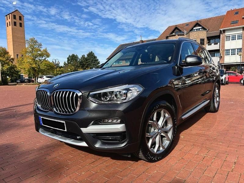 Grau Gebraucht 2021 BMW X3 xLine SUV | 35.000 € (Fairer Preis) - Bild 1/4