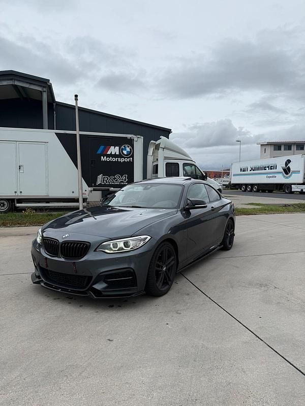 Grau Gebraucht 2016 BMW M240 M Sport Coupé | 33.499 € (Etwas zu teuer) - Bild 1/4