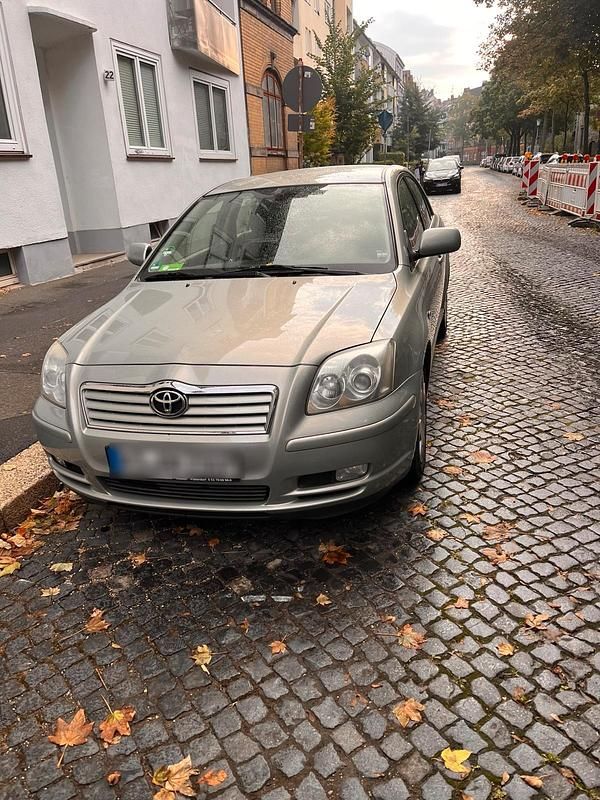 Grau Gebraucht 2003 Toyota Avensis Limousine | 3.450 € (Fairer Preis) - Bild 1/4