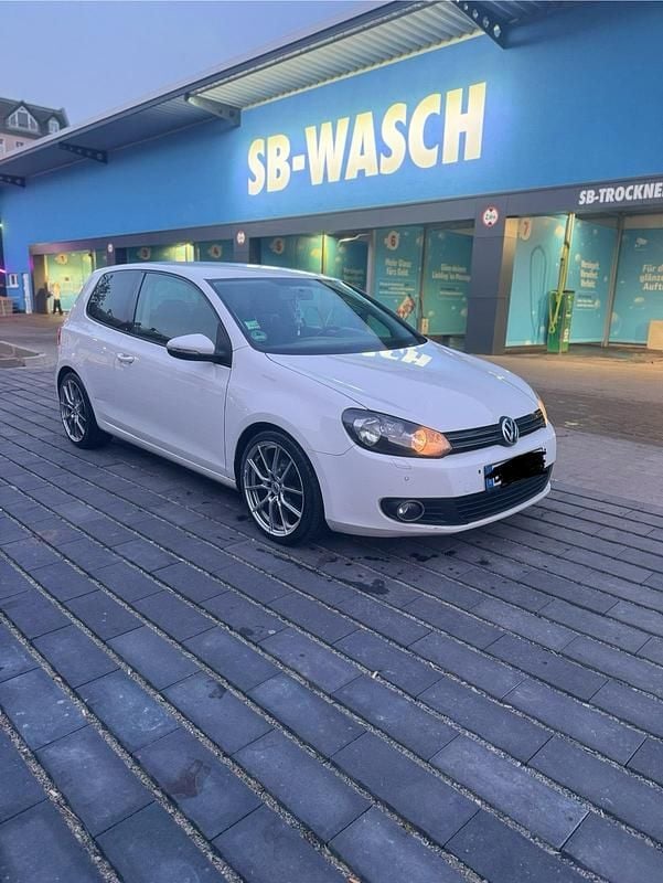 Gebraucht VW Golf 122 PS (89 kW) 2009 Weiß Coupé