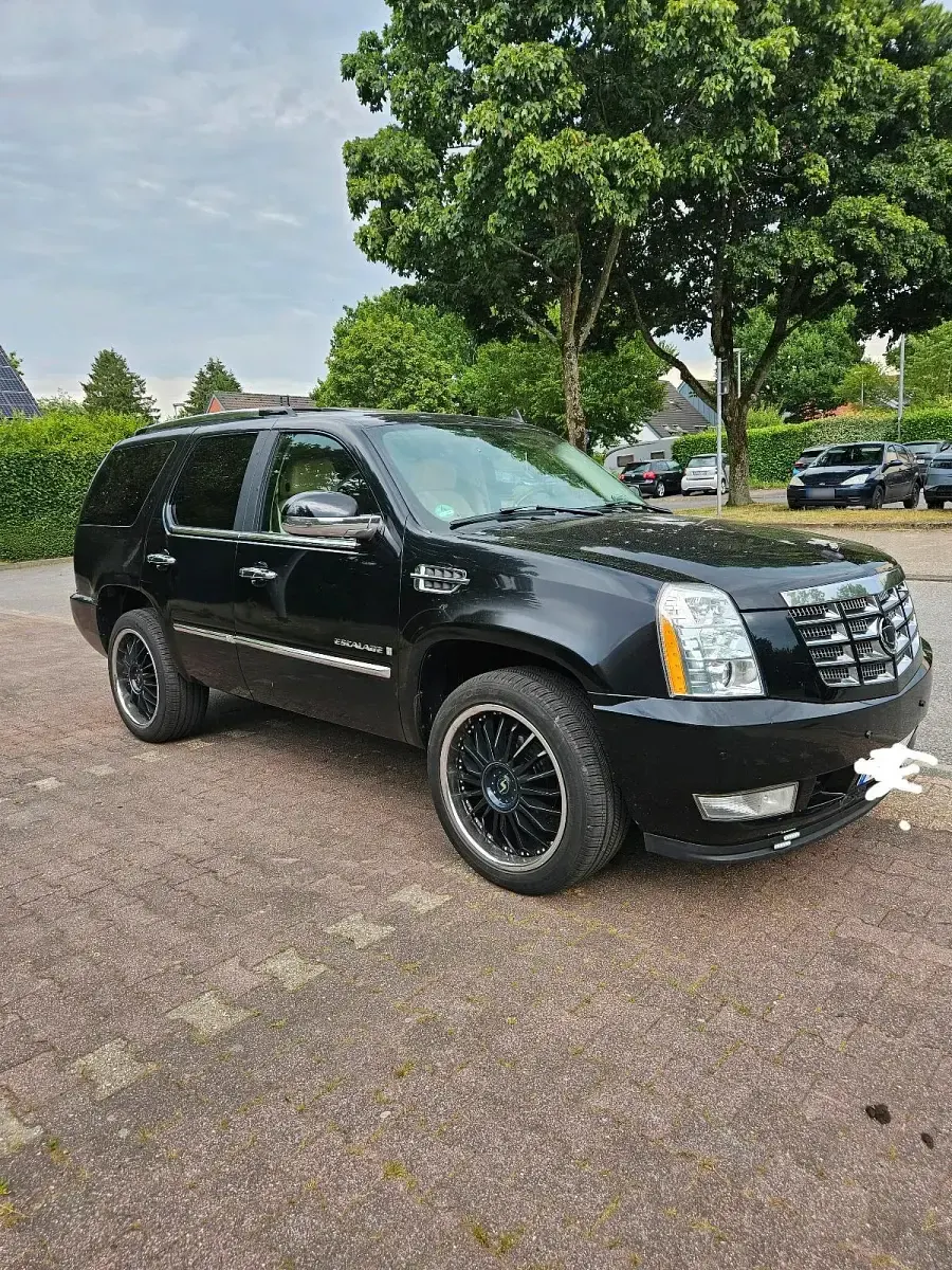 Gebraucht Cadillac Escalade 406 PS (298 kW) 2006 Schwarz SUV
