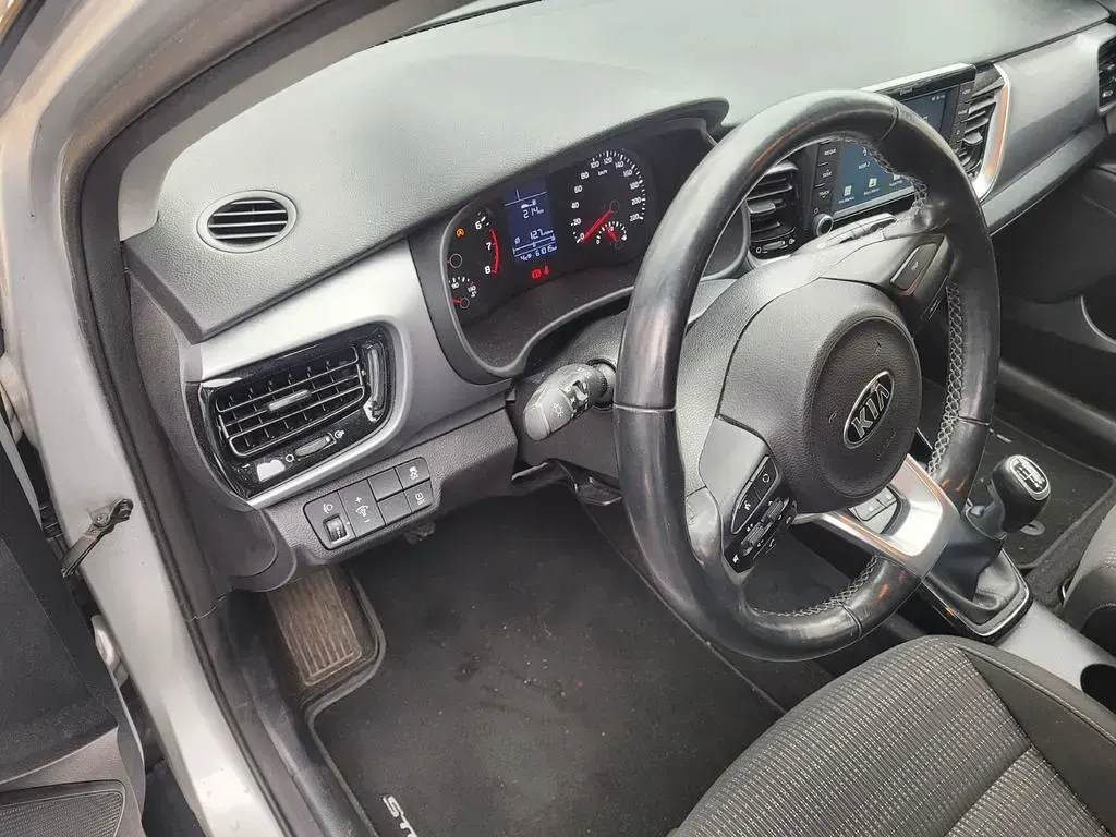 Gebraucht Kia Stonic Vision 120 PS (88 kW) 2018 Silber SUV
