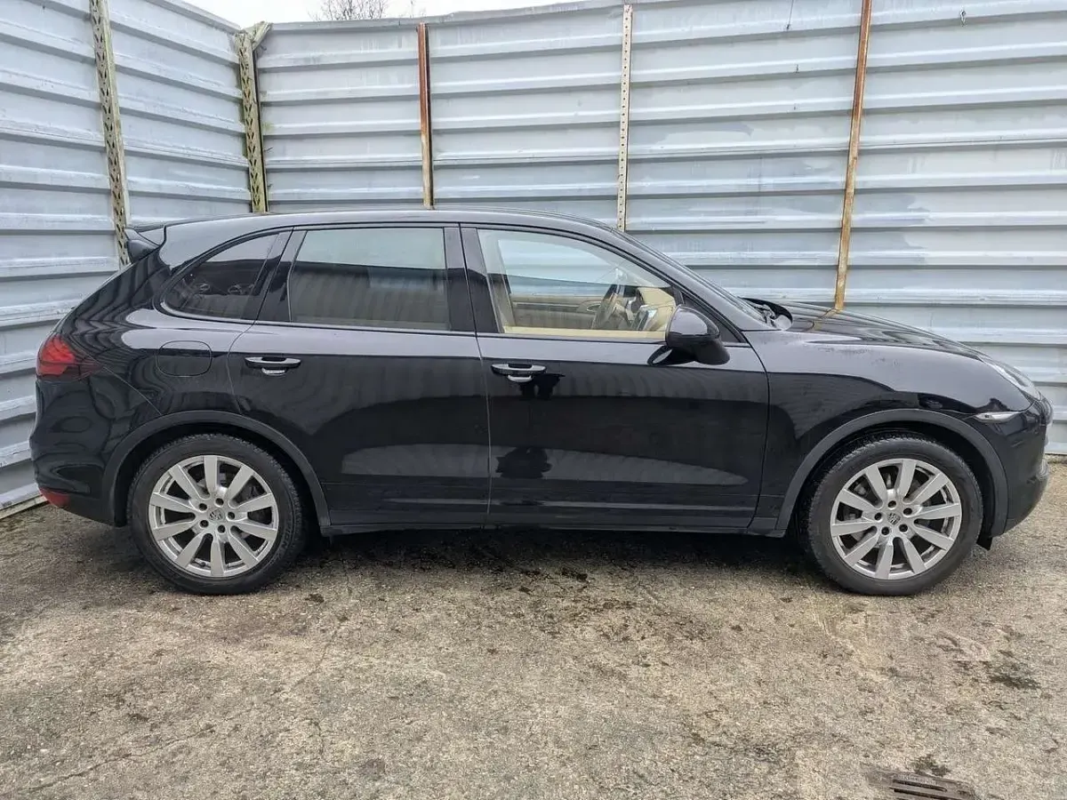Usata Porsche Cayenne 245 CV (180 kW) 2012 Nero SUV