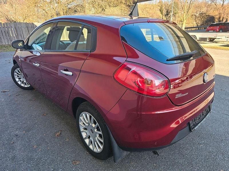 Gebraucht Fiat Bravo Dynamic 120 PS (88 kW) 2011 Rot Kleinwagen