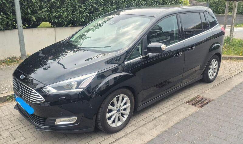 Schwarz Gebraucht 2017 Ford Grand C-Max Business Edition Van / Kleinbus | 8.888 € (Guter Preis) - Bild 1/4
