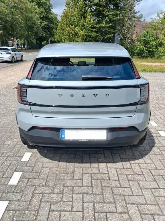 Gebraucht Volvo EX30 Core 200 kW (272 PS) 2024 Grau SUV