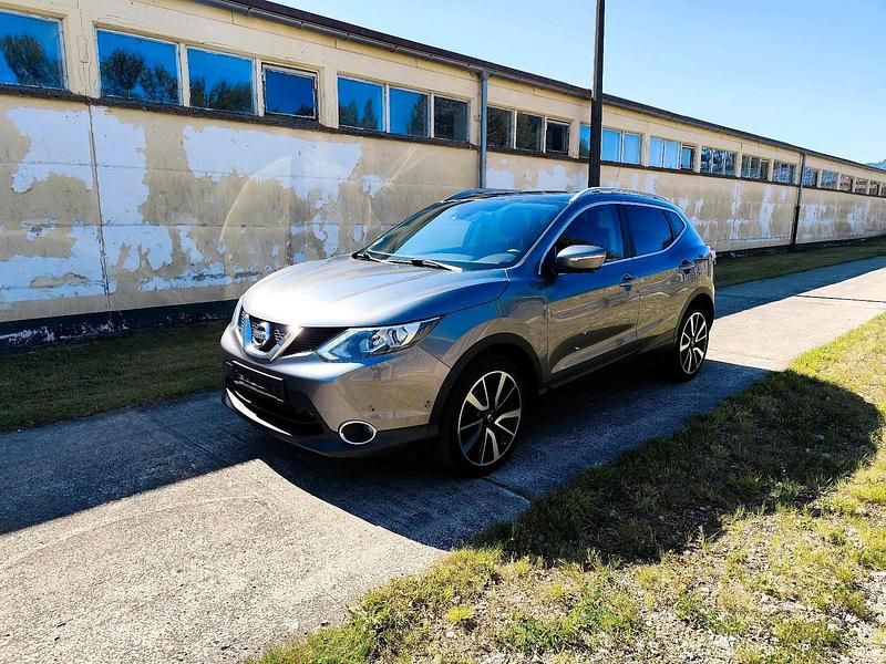 Grau Gebraucht 2014 Nissan Qashqai 360º SUV | 9.500 € (Guter Preis) - Bild 1/4