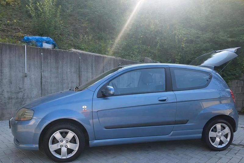 Gebraucht Chevrolet Kalos 72 PS (52 kW) 2006 Blau Kleinwagen