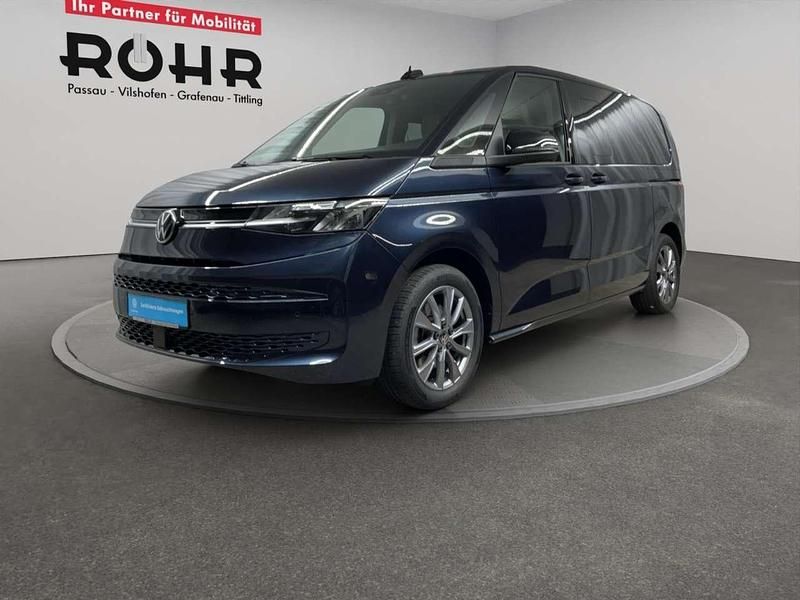 Starlight blue metallic Gebraucht 2024 VW T7 Life Van | 52.240 € (Superpreis) - Bild 1/4