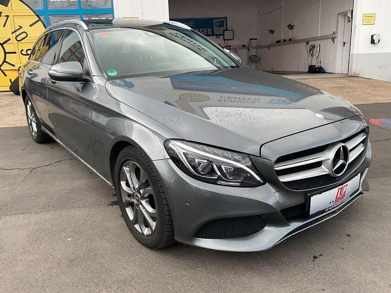 Gebraucht Mercedes C220 170 PS (125 kW) 2017 Grau Kombi