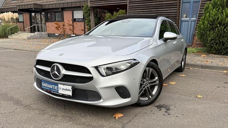 Silber Gebraucht 2018 Mercedes A200 Avantgarde Limousine | 20.990 € (Etwas zu teuer) - Bild 1/4