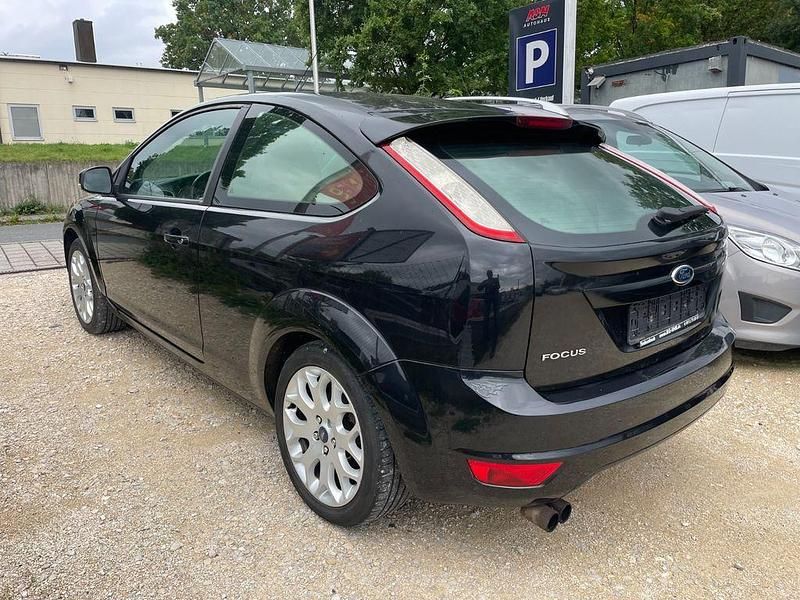 Gebraucht Ford Focus Ambiente 101 PS (74 kW) 2009 Schwarz Limousine