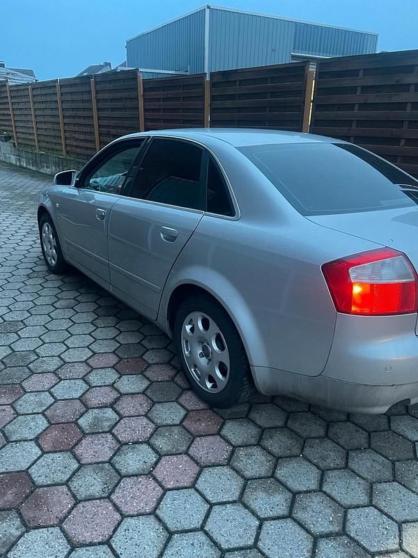 Gebraucht Audi A4 170 PS (125 kW) 2003 Silber Limousine