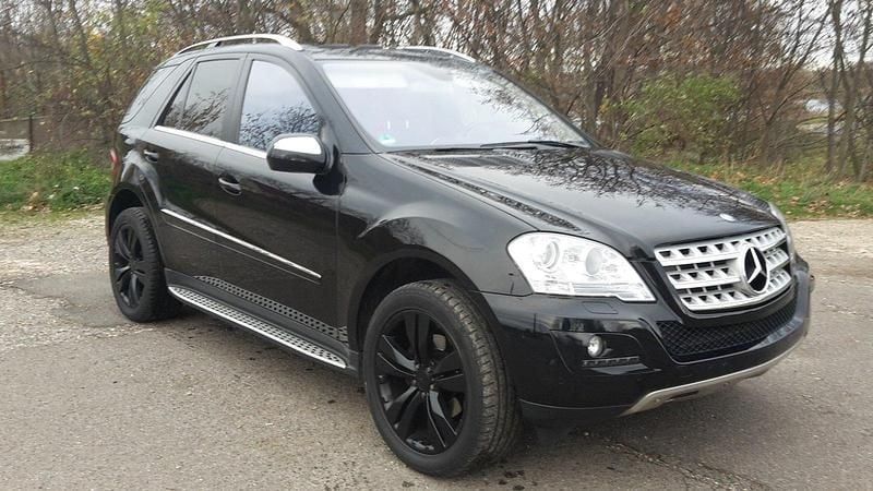 Gebraucht Mercedes ML350 272 PS (200 kW) 2010 Schwarz SUV