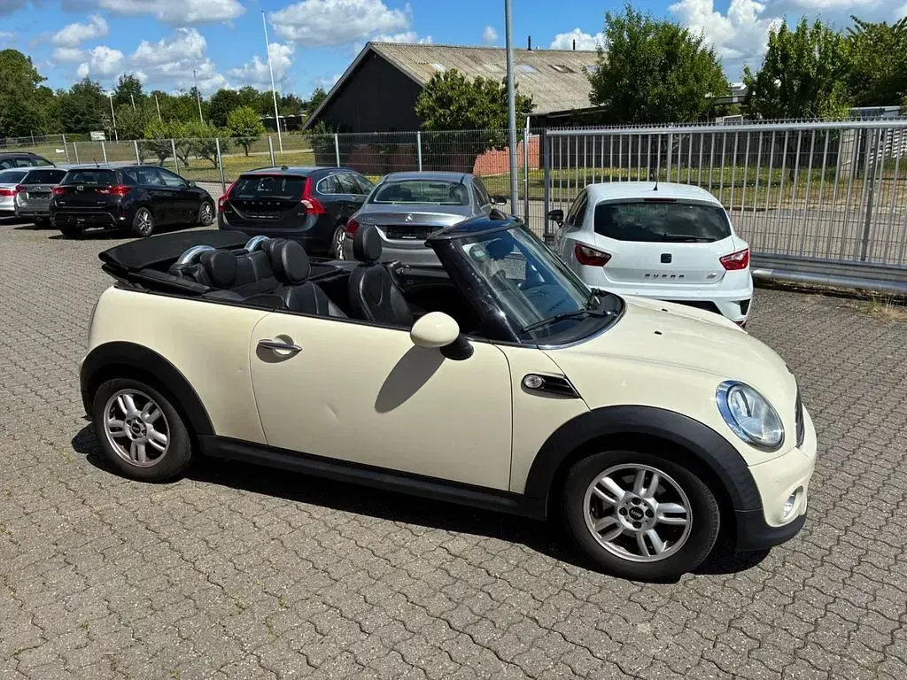 Gebraucht Mini Cooper D Cabriolet 111 PS (81 kW) 2013 Weiß Cabrio