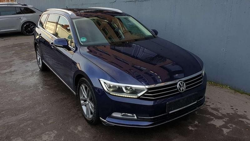 Gebraucht VW Passat Highline 150 PS (110 kW) 2019 Blau Kombi