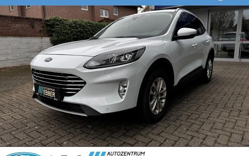 Gebraucht Ford Kuga Titanium 120 PS (88 kW) 2022 Weiß SUV