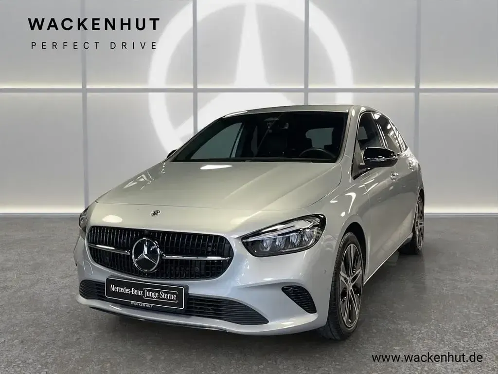 Gebraucht Mercedes B200 Progressive 163 PS (119 kW) 2024 Silber Kleinwagen