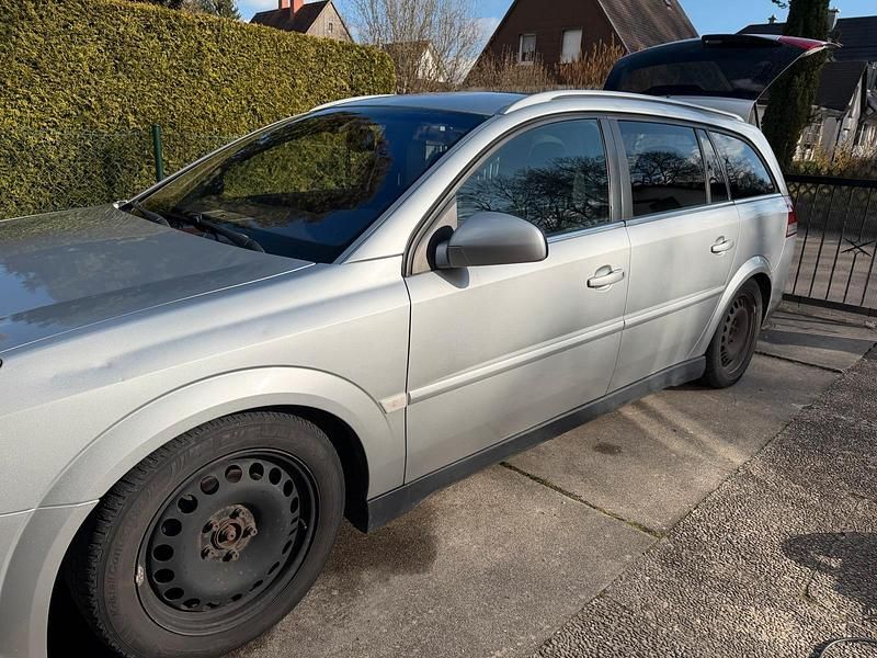 Gebraucht Opel Vectra 150 PS (110 kW) 2008 Silber Kombi