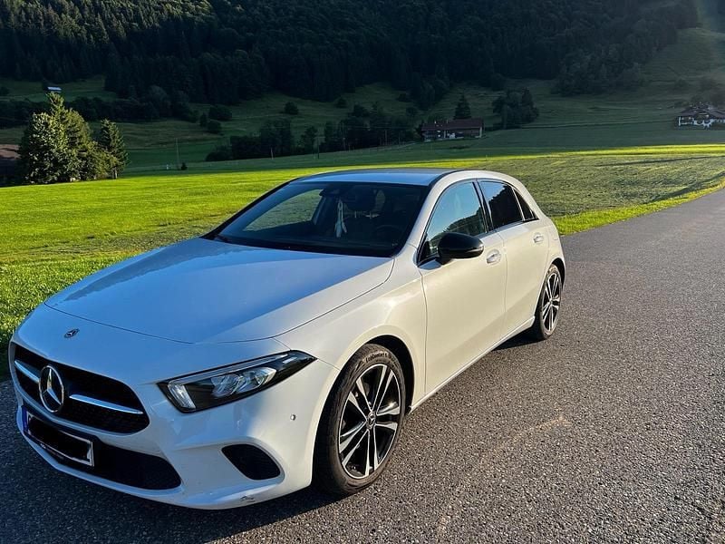 Gebraucht Mercedes A200 163 PS (119 kW) 2020 Weiß Limousine