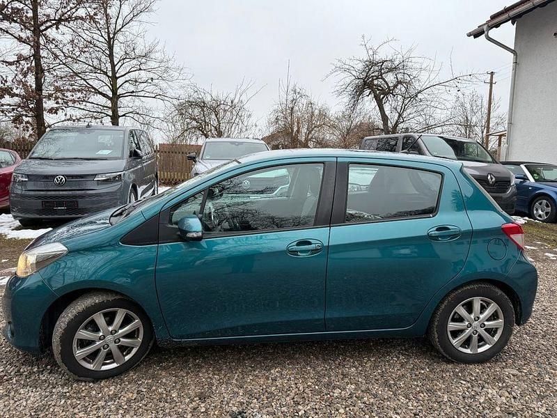 Gebraucht Toyota Yaris Executive 99 PS (72 kW) 2012 Grün Kleinwagen