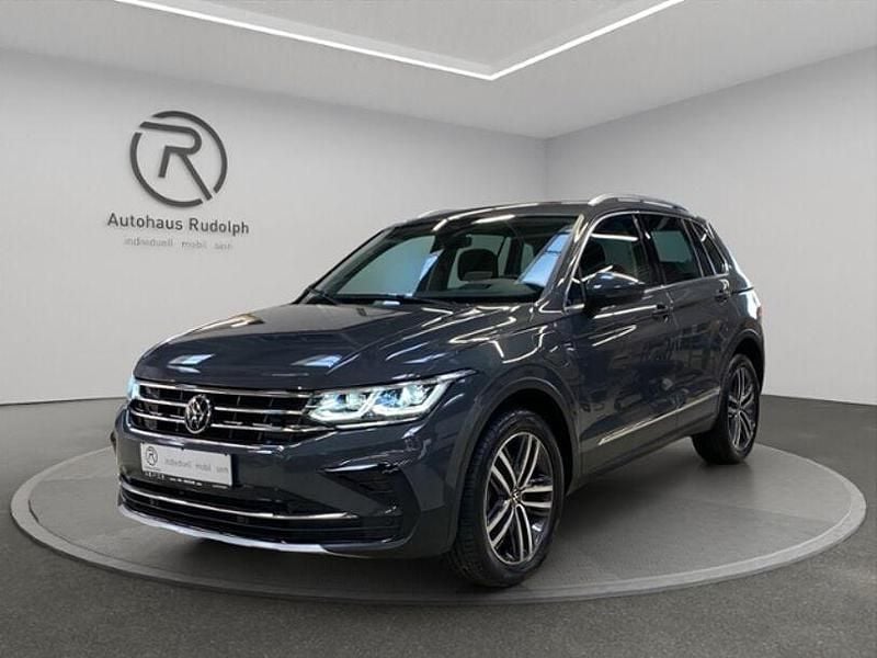 Gebraucht VW Tiguan Elegance 245 PS (180 kW) 2022 Delfingrau metallic (metallic) SUV