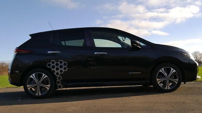 Gebraucht Nissan Leaf Tekna 110 kW (150 PS) 2021 Schwarz Kleinwagen