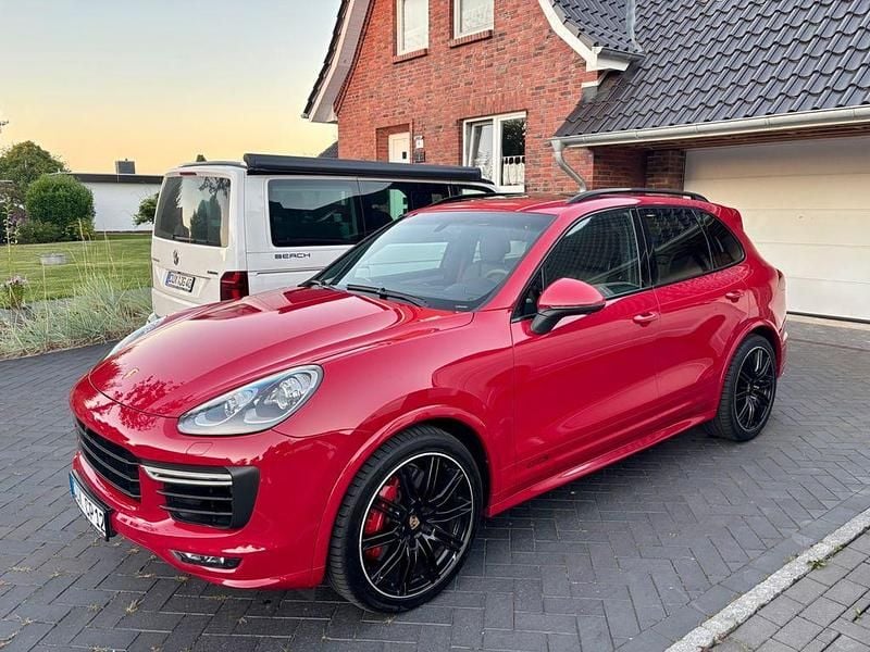 Gebraucht Porsche Cayenne GTS 441 PS (324 kW) 2016 Rot SUV