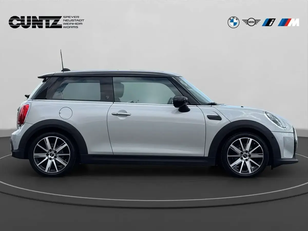 Gebraucht Mini Cooper 136 PS (100 kW) 2022 Weiß Kleinwagen