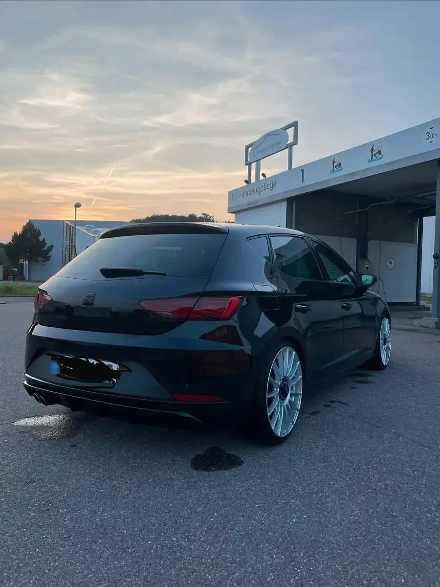 Gebraucht Seat Leon FR 150 PS (110 kW) 2019 Schwarz Limousine