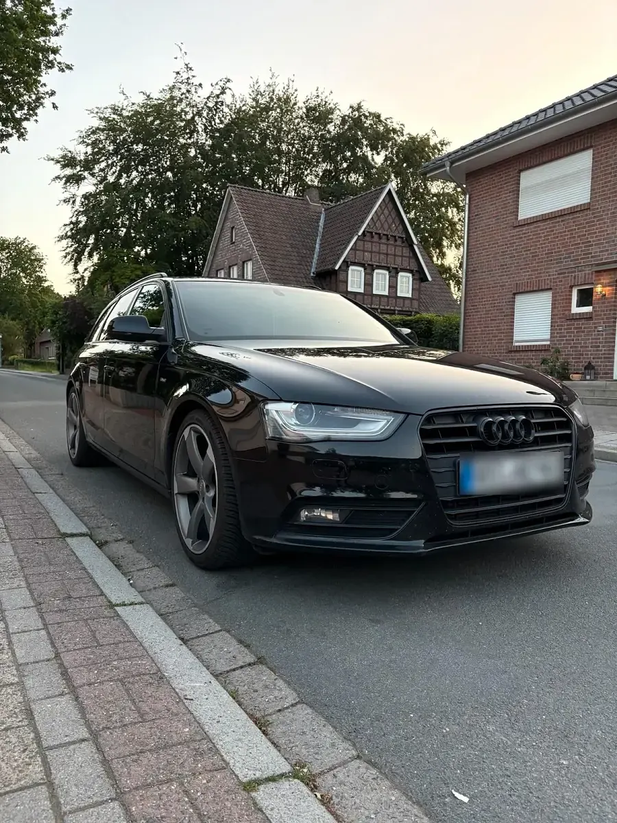 Gebraucht Audi A4 177 PS (130 kW) 2012 Schwarz Kombi