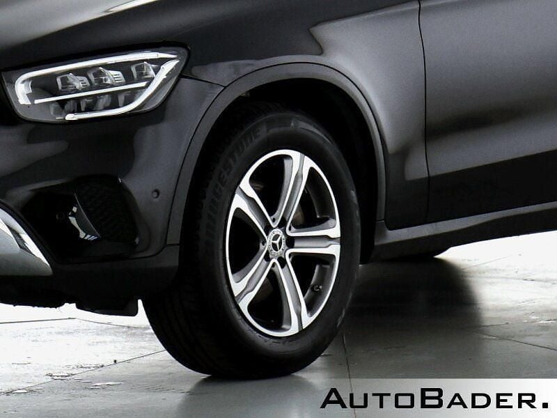 Gebraucht Mercedes GLC220 Exclusive 194 PS (142 kW) 2022 197 lack obsidianschwarz SUV