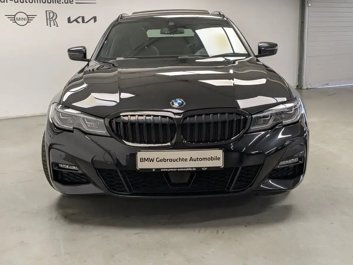 Gebraucht BMW 320e M Sport 204 PS (150 kW) 2021 Schwarz Kombi