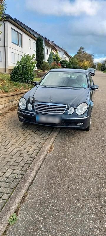 Gebraucht Mercedes E280 177 PS (130 kW) 2004 Schwarz Limousine