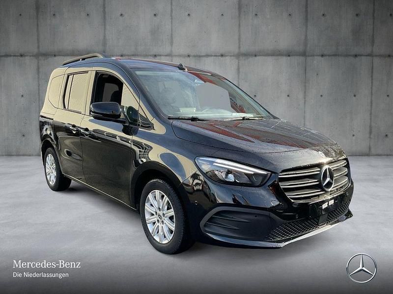 Gebraucht Mercedes T180 Progressive 116 PS (85 kW) 2024 Schwarz Van / Kleinbus