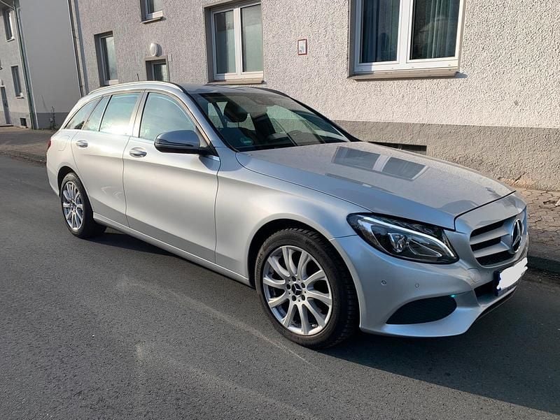 Silber Gebraucht 2015 Mercedes C220 Kombi | 14.599 € (Guter Preis) - Bild 1/4