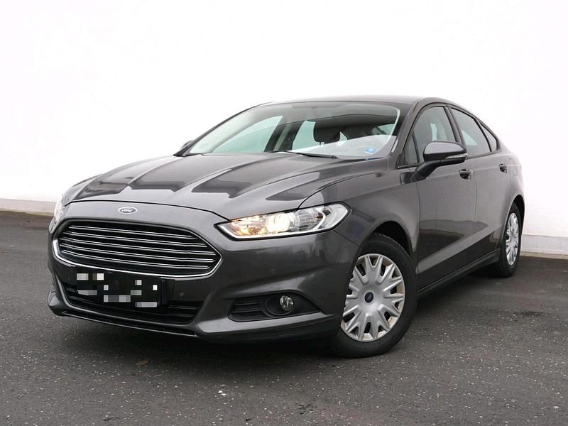 Gebraucht Ford Mondeo 150 PS (110 kW) 2017 Grau Limousine