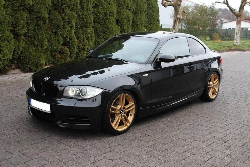 Schwarz Gebraucht 2009 BMW 125 Coupé M Sport Coupé | 10.200 € - Bild 1/4